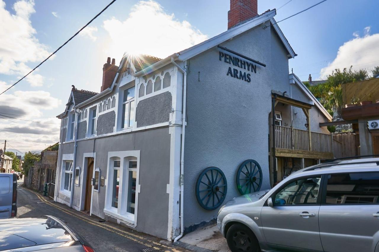 Llandudno Apartment, Quirky Pub With Tropical Beer Garden Bagian luar foto