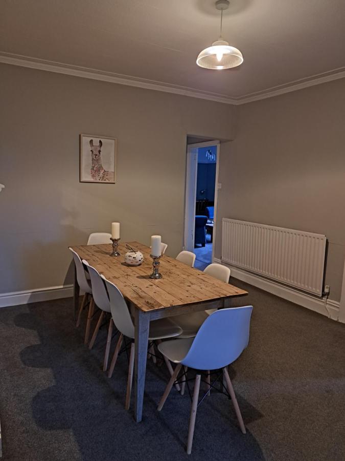 Llandudno Apartment, Quirky Pub With Tropical Beer Garden Bagian luar foto